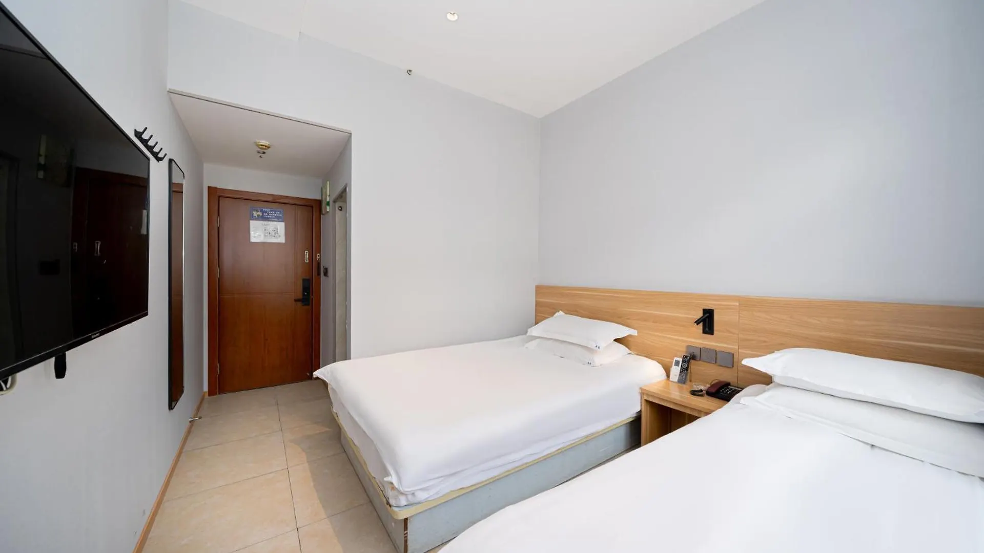 Dengba Inn-Fengqiao Road Subway Station Global Harbor Branch Shanghai Hostel