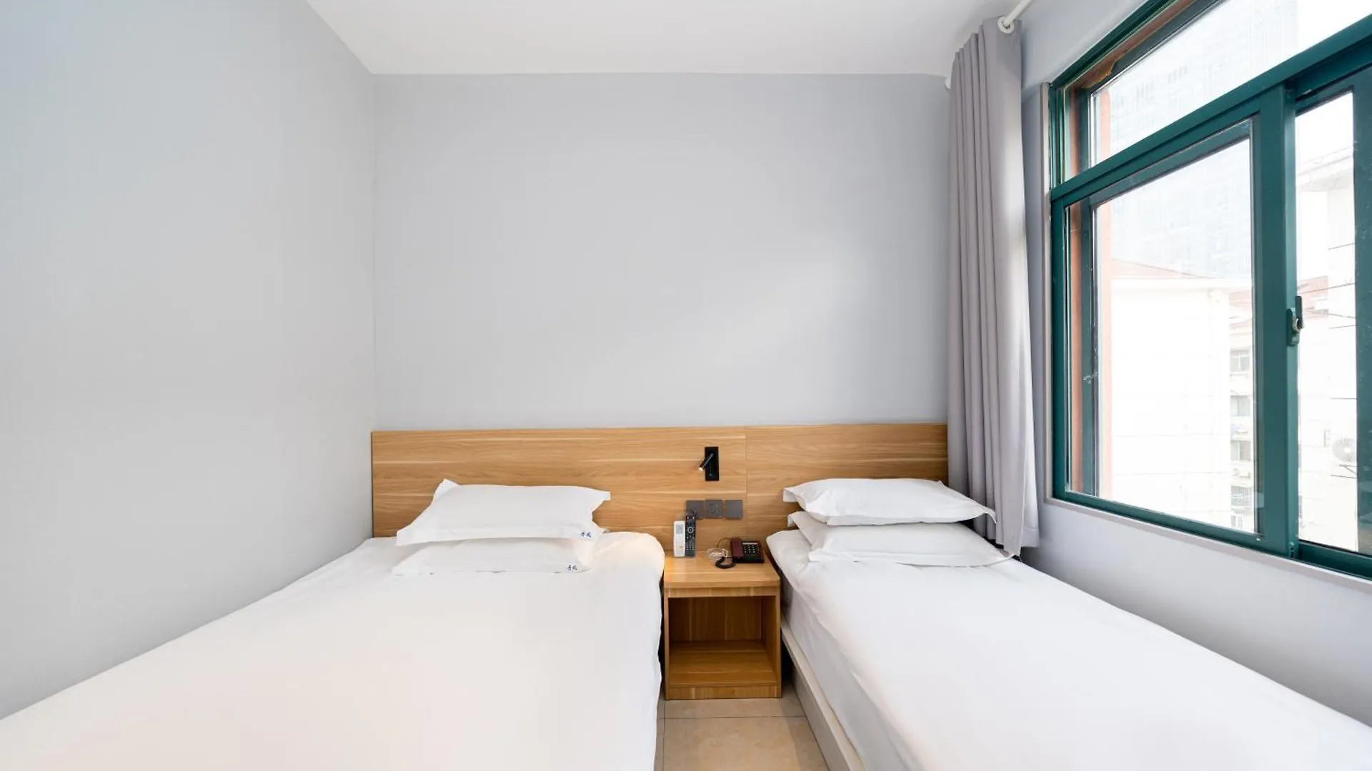 Dengba Inn-Fengqiao Road Subway Station Global Harbor Branch Shanghai Hostel