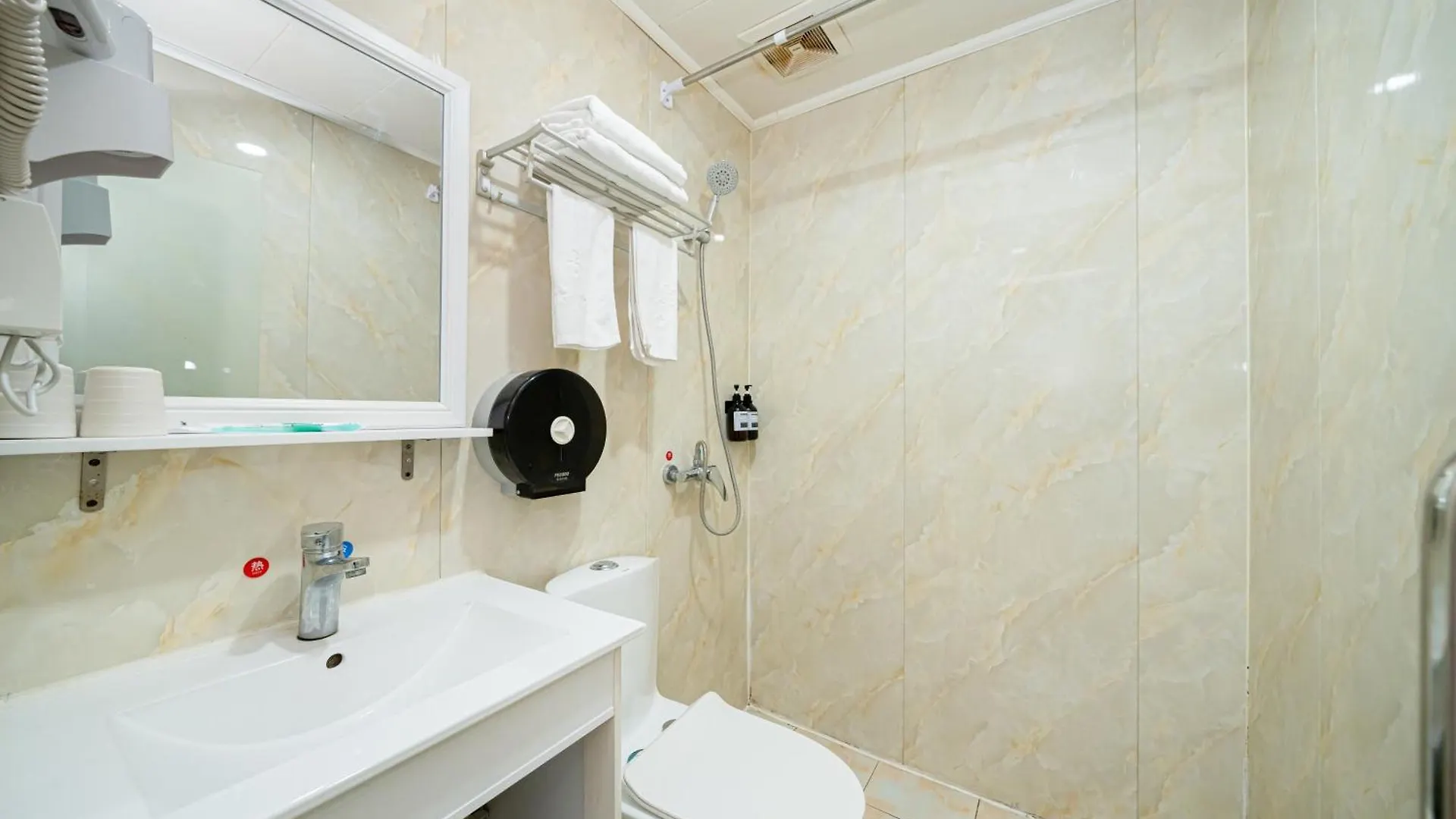 Hostel Dengba Inn-Fengqiao Road Subway Station Global Harbor Branch Shanghai